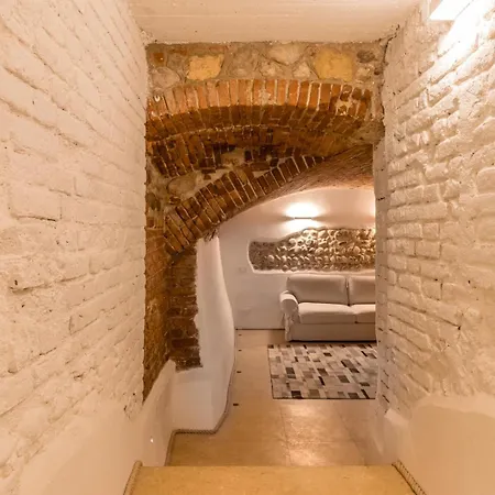 Veronetta The Cellar شقة فيرونا